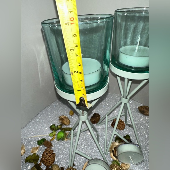 SCENT UNLEASHED HAND POURED SCENTED CANDLES, AND HOLDER - Picture 7 of 8